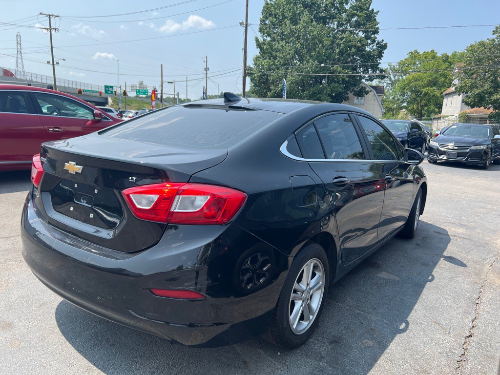 2017 Chevrolet Cruze Image 4