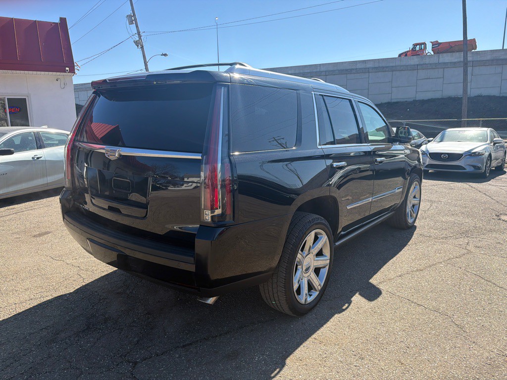 2015 Cadillac Escalade Image 4