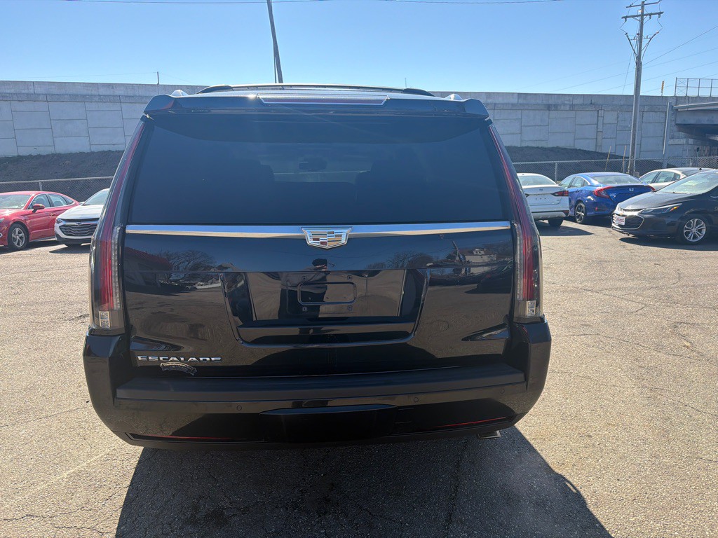 2015 Cadillac Escalade Image 5