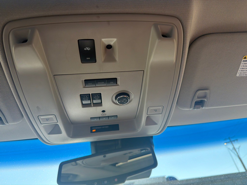 2015 Cadillac Escalade Image 10