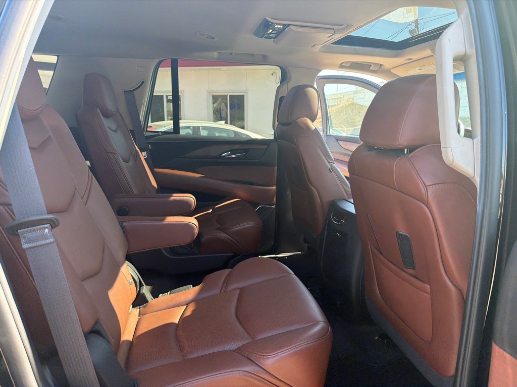 2015 Cadillac Escalade Image 15