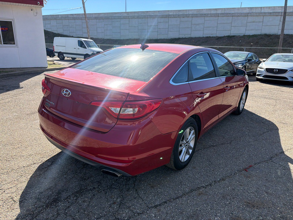 2017 Hyundai Sonata Image 4