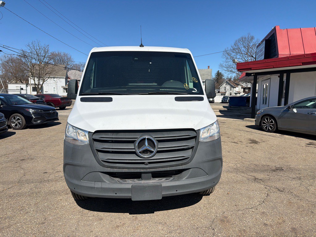 2022 Mercedes-Benz Sprinter Image 2