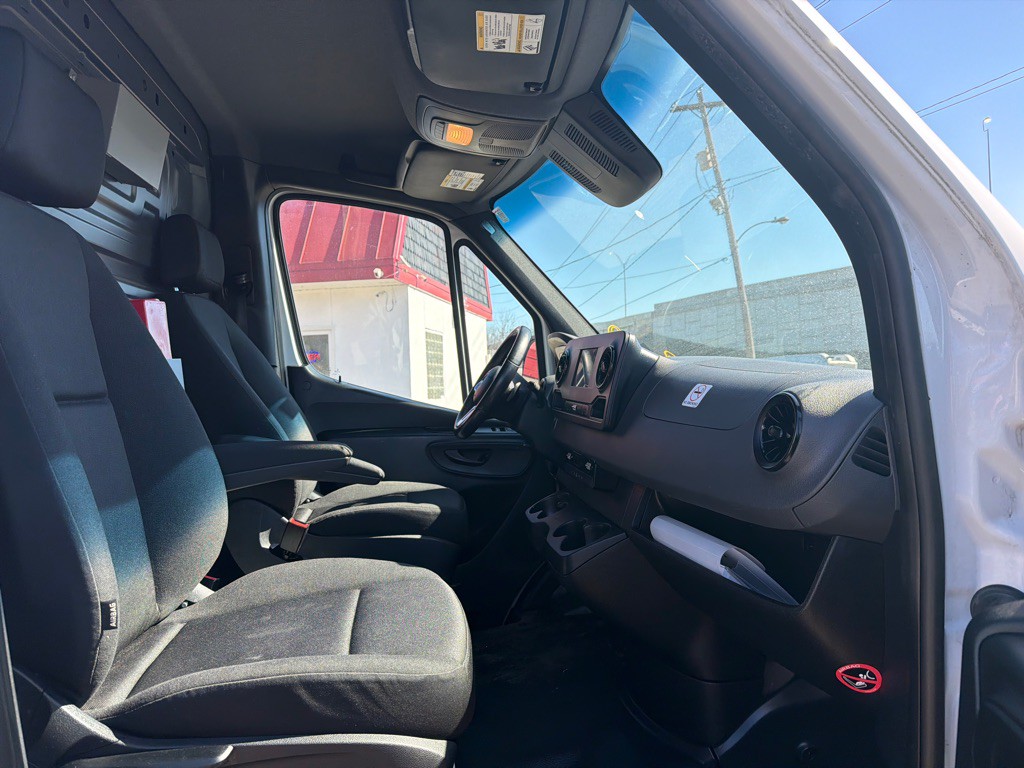 2022 Mercedes-Benz Sprinter Image 9