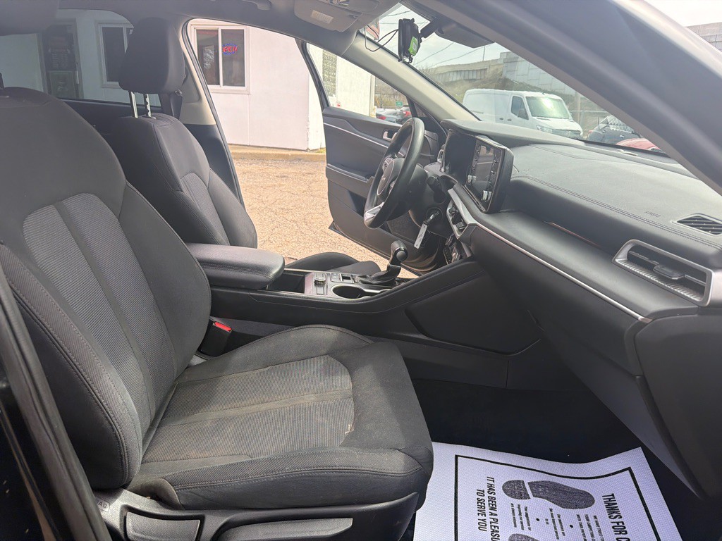 2022 Kia K5 Image 12