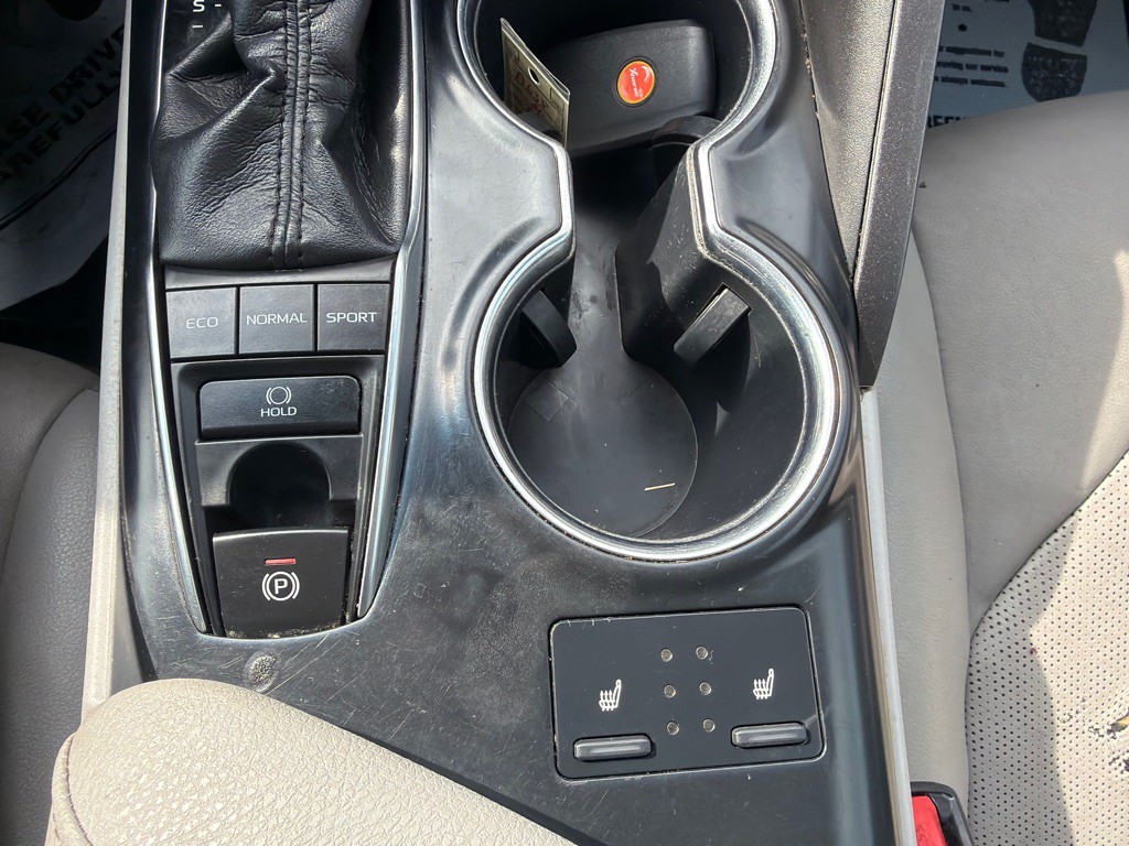 2020 Toyota Camry Image 9