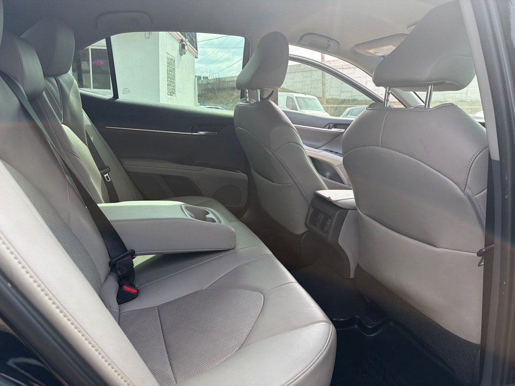 2020 Toyota Camry Image 11
