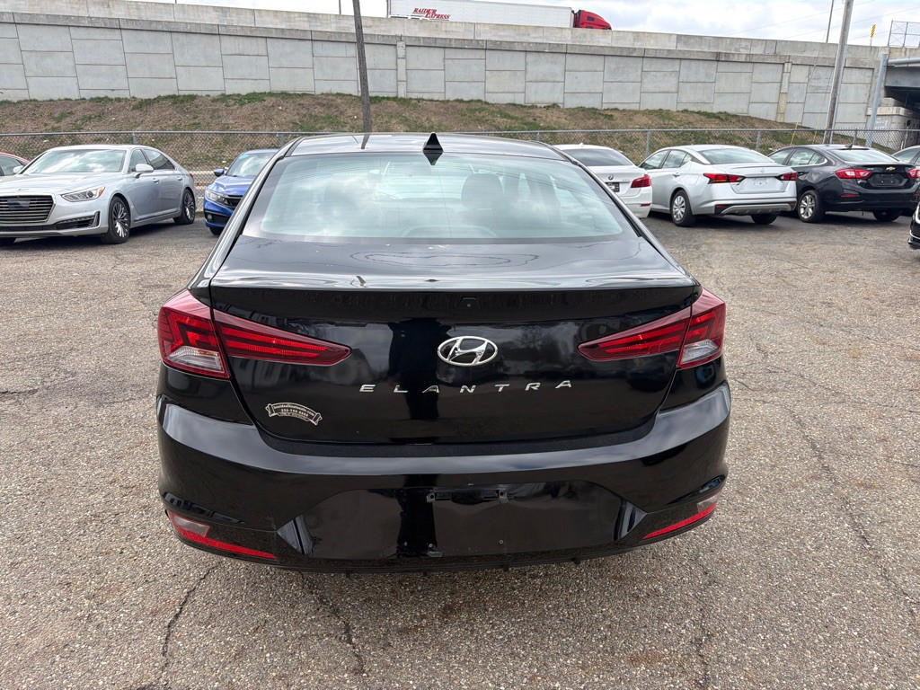 2020 Hyundai Elantra Image 5