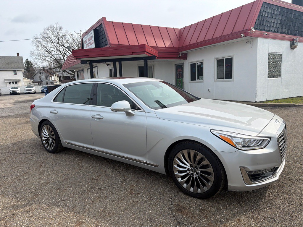2017 Genesis G90 Image 3