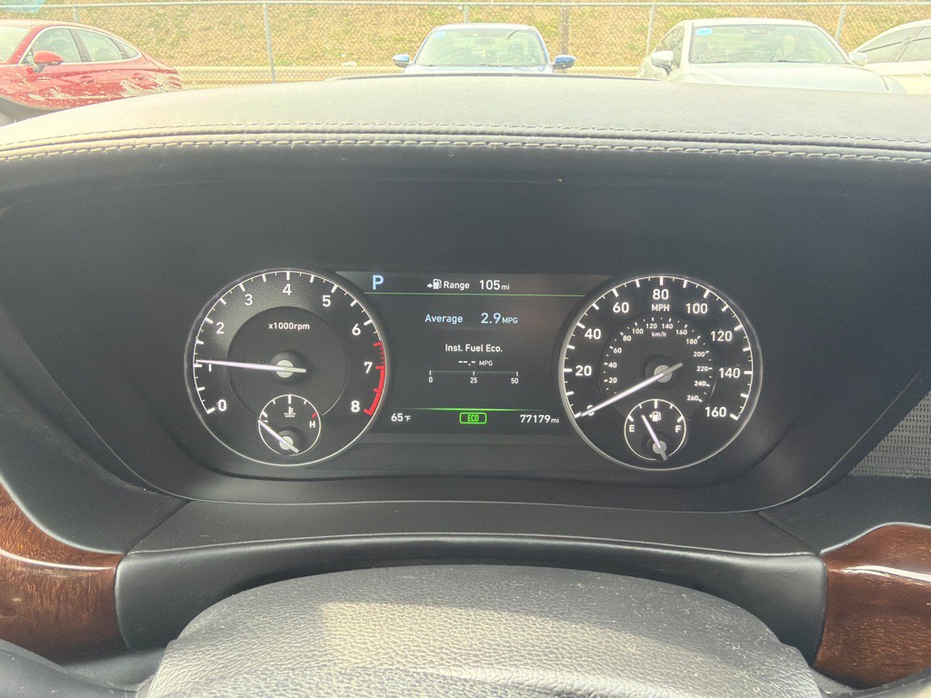 2017 Genesis G90 Image 8