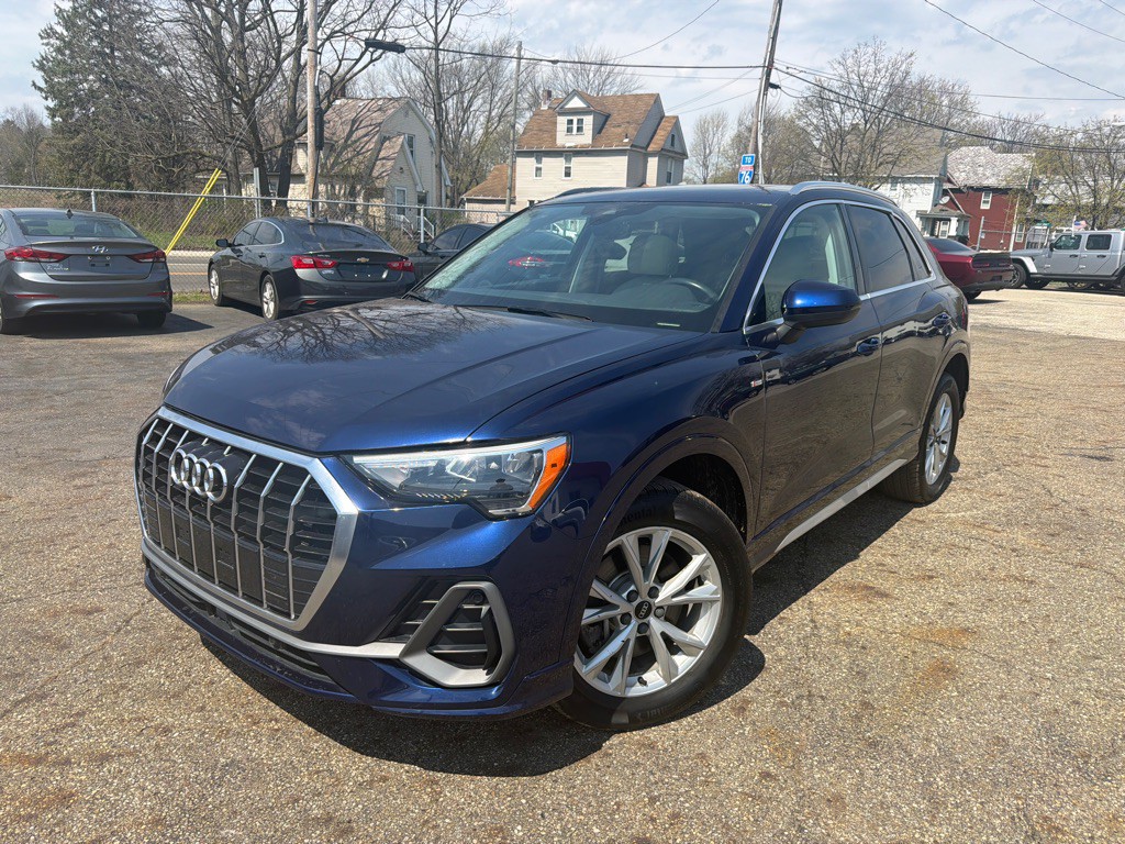 2021 Audi Q3 Image 1