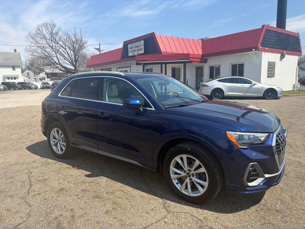2021 Audi Q3 Image 3