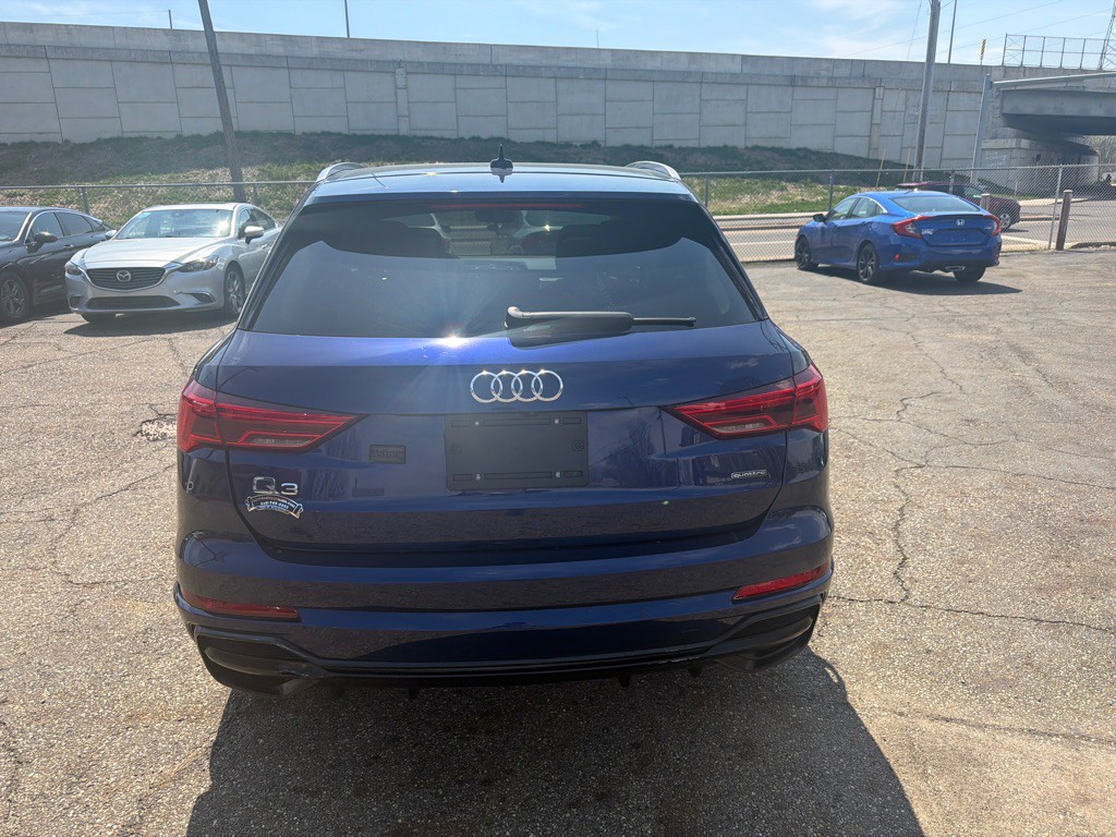 2021 Audi Q3 Image 5