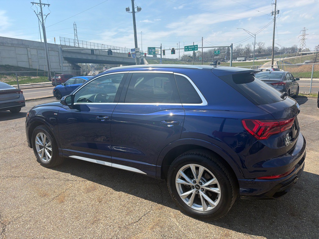 2021 Audi Q3 Image 6