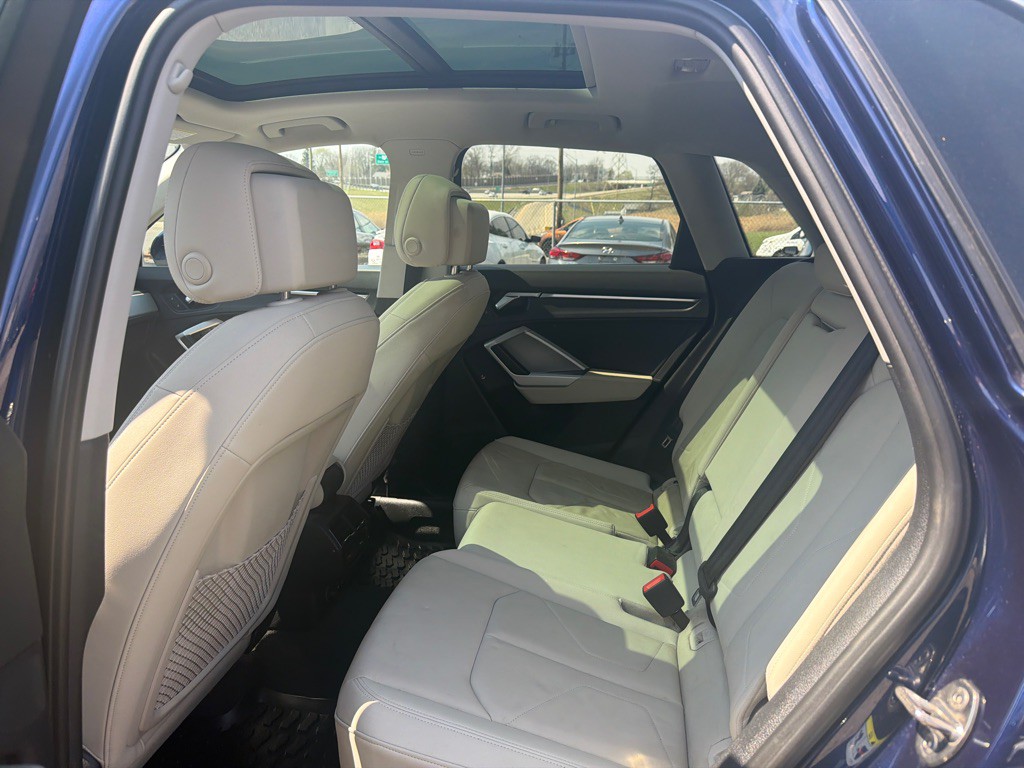 2021 Audi Q3 Image 11