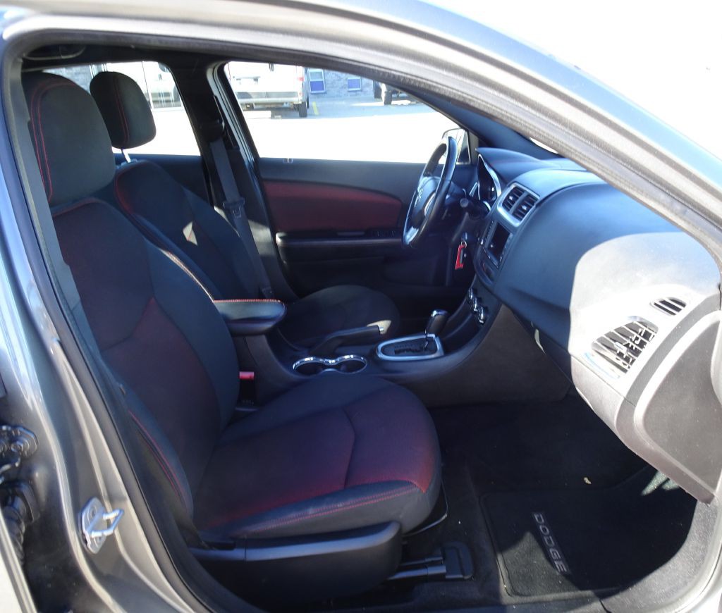 2011 Dodge Avenger Image 13