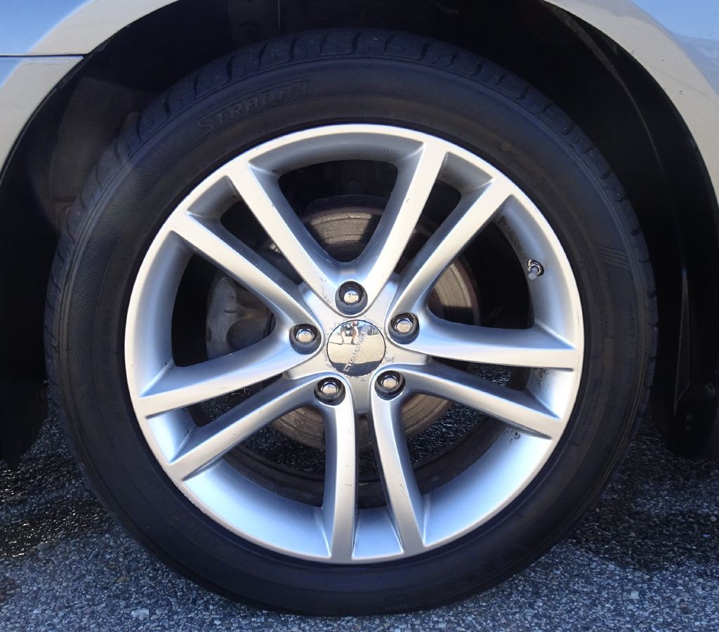2011 Dodge Avenger Image 17