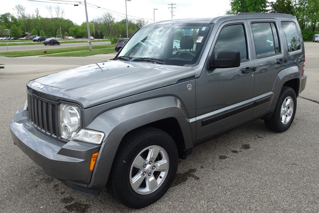 2012 Jeep Liberty Image 2
