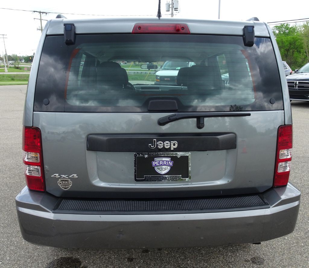 2012 Jeep Liberty Image 8