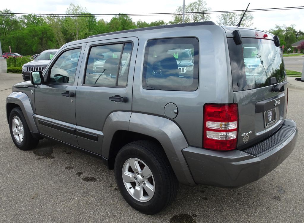 2012 Jeep Liberty Image 9