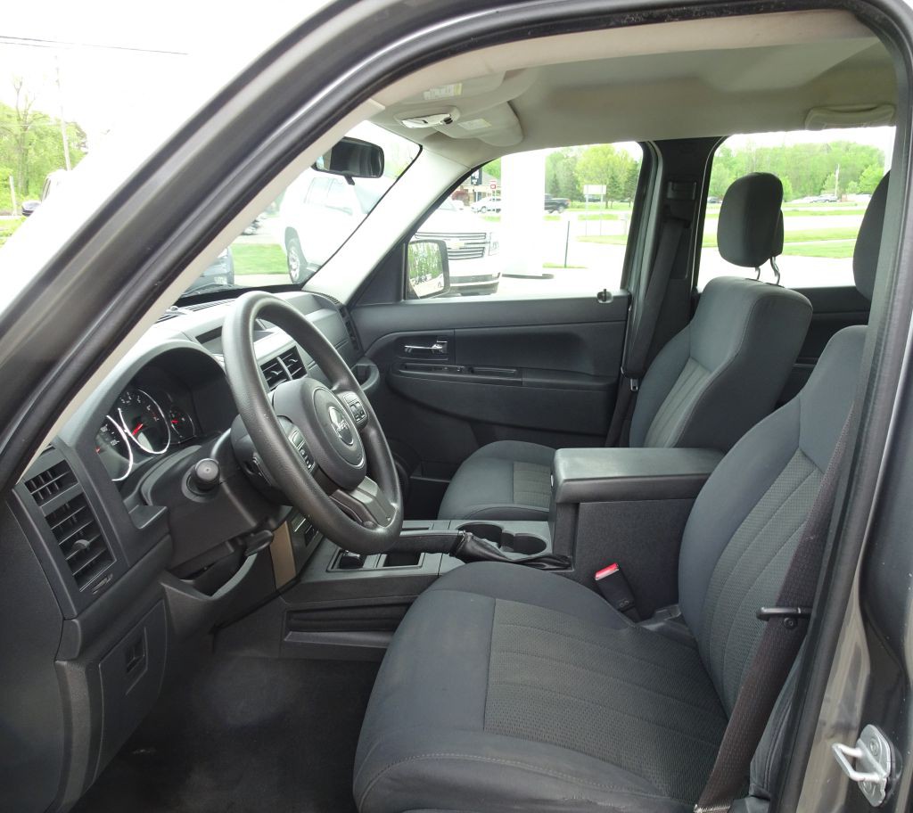 2012 Jeep Liberty Image 10