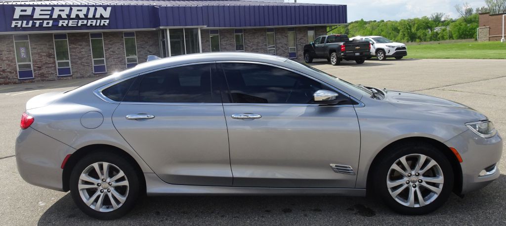 2015 Chrysler 200 Image 5