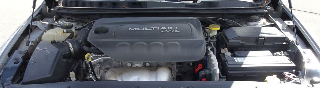 2015 Chrysler 200 Image 14