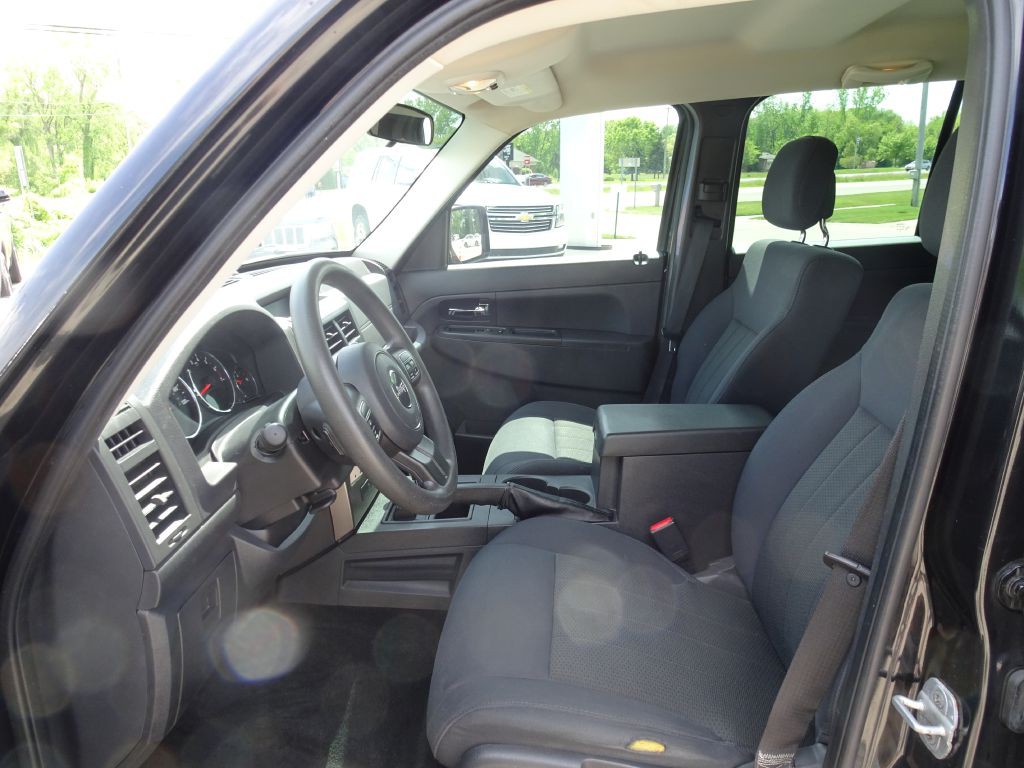 2012 Jeep Liberty Image 10