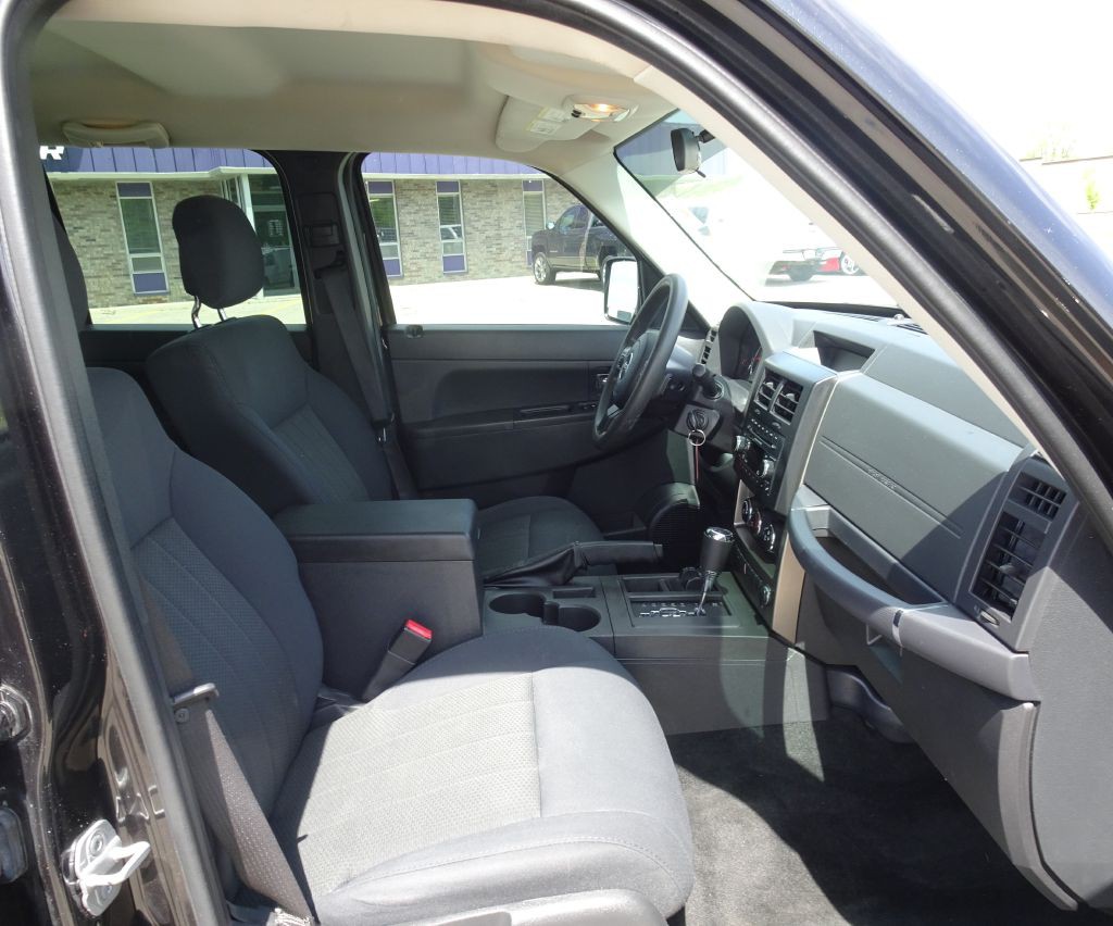 2012 Jeep Liberty Image 13