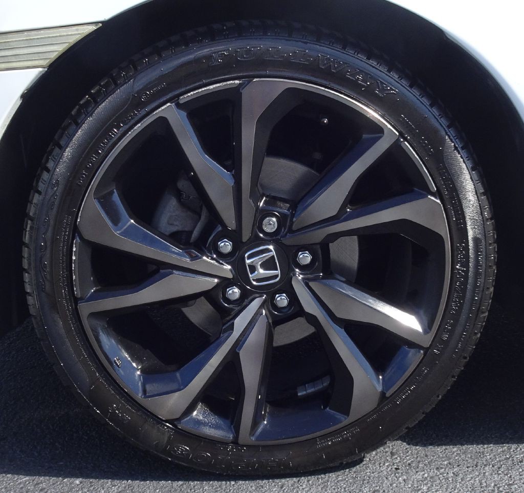 2018 Honda Civic Image 17