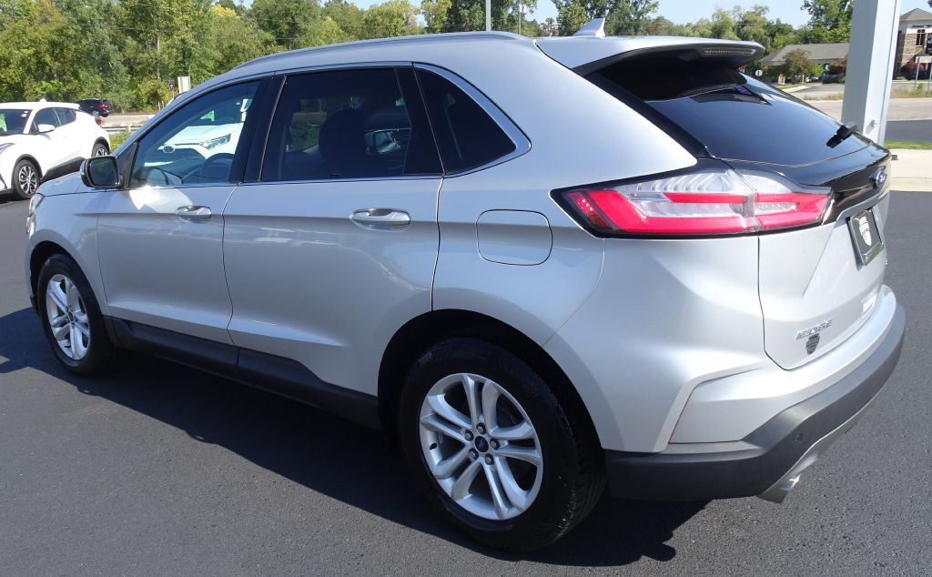 2019 Ford Edge Image 9