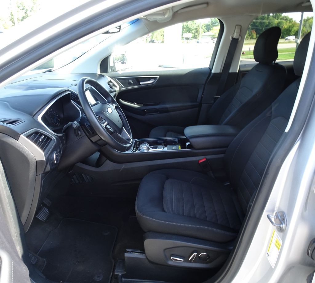 2019 Ford Edge Image 10