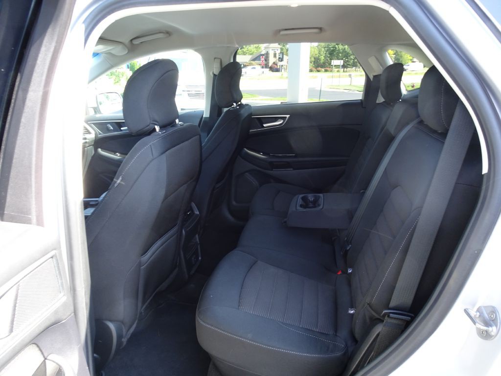 2019 Ford Edge Image 11