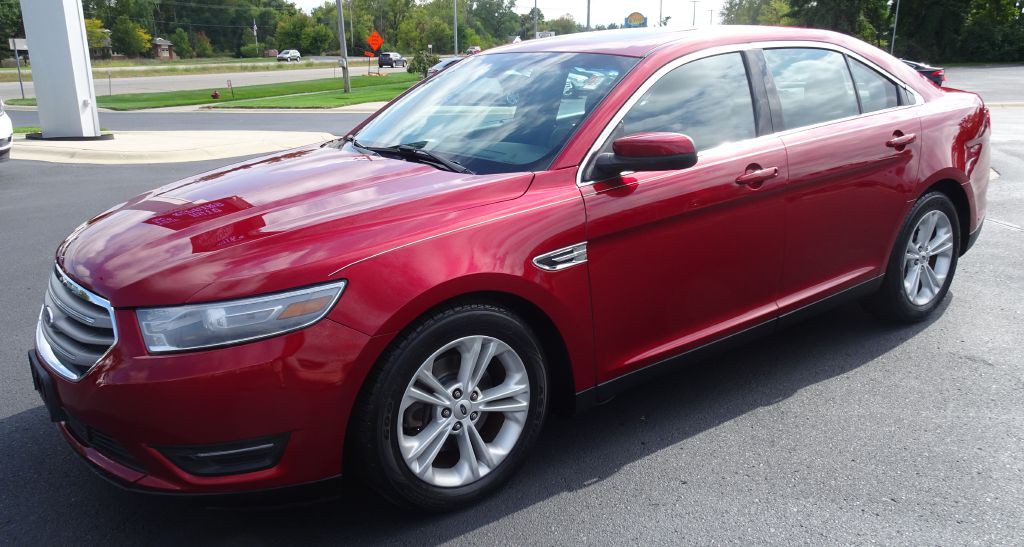 2014 Ford Taurus Image 2