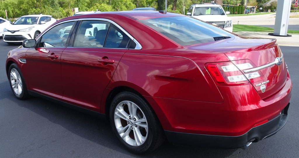 2014 Ford Taurus Image 9
