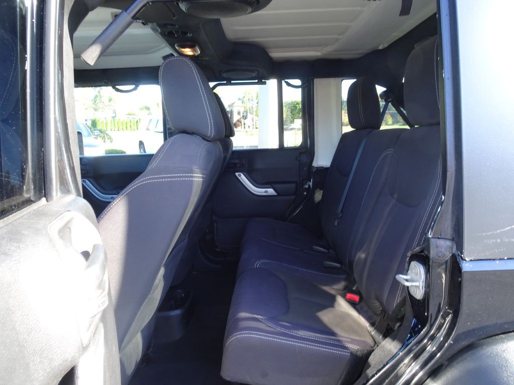 2013 Jeep Wrangler Unlimited Image 10