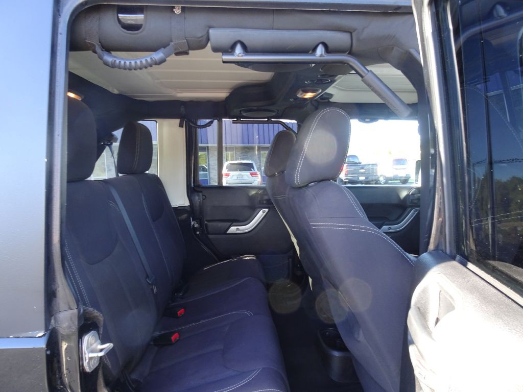 2013 Jeep Wrangler Unlimited Image 13