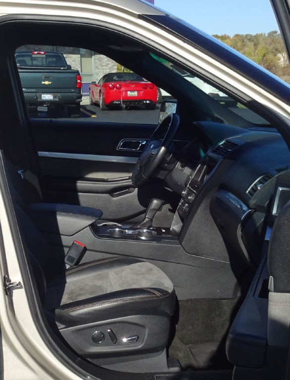 2017 Ford Explorer Image 16