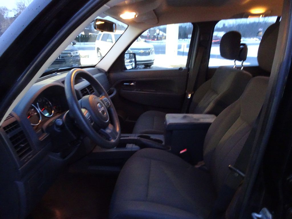 2011 Jeep Liberty Image 10
