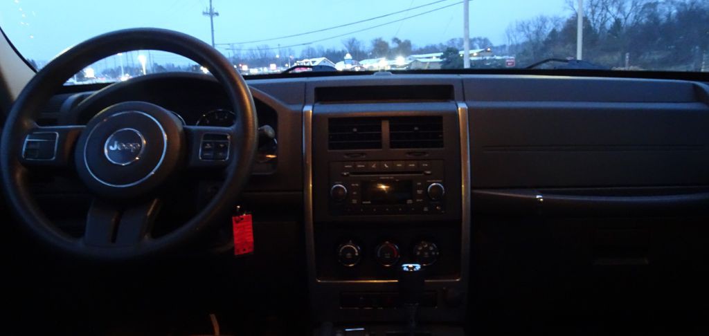 2011 Jeep Liberty Image 12