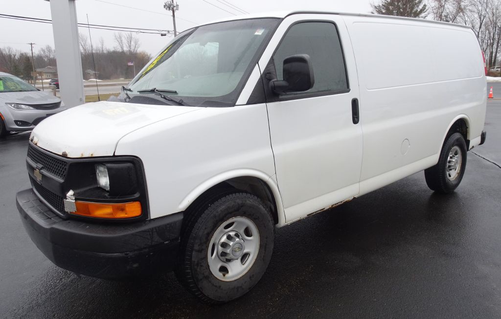 2013 Chevrolet Express Image 2