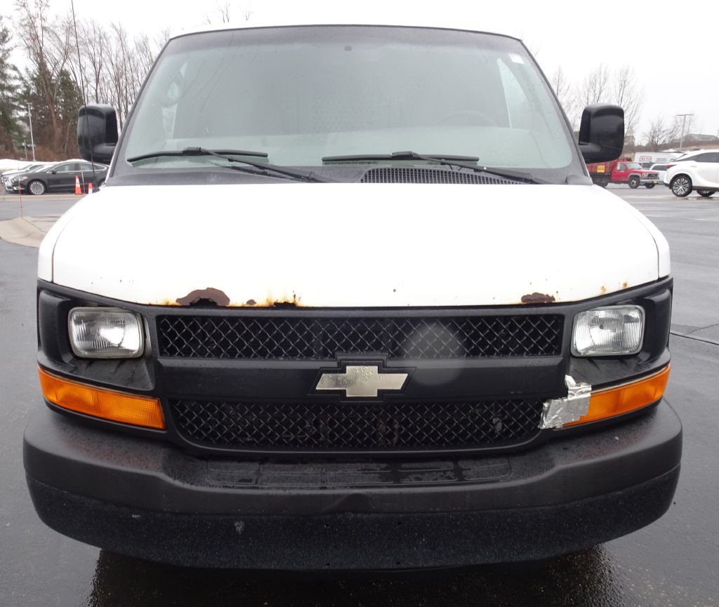 2013 Chevrolet Express Image 3