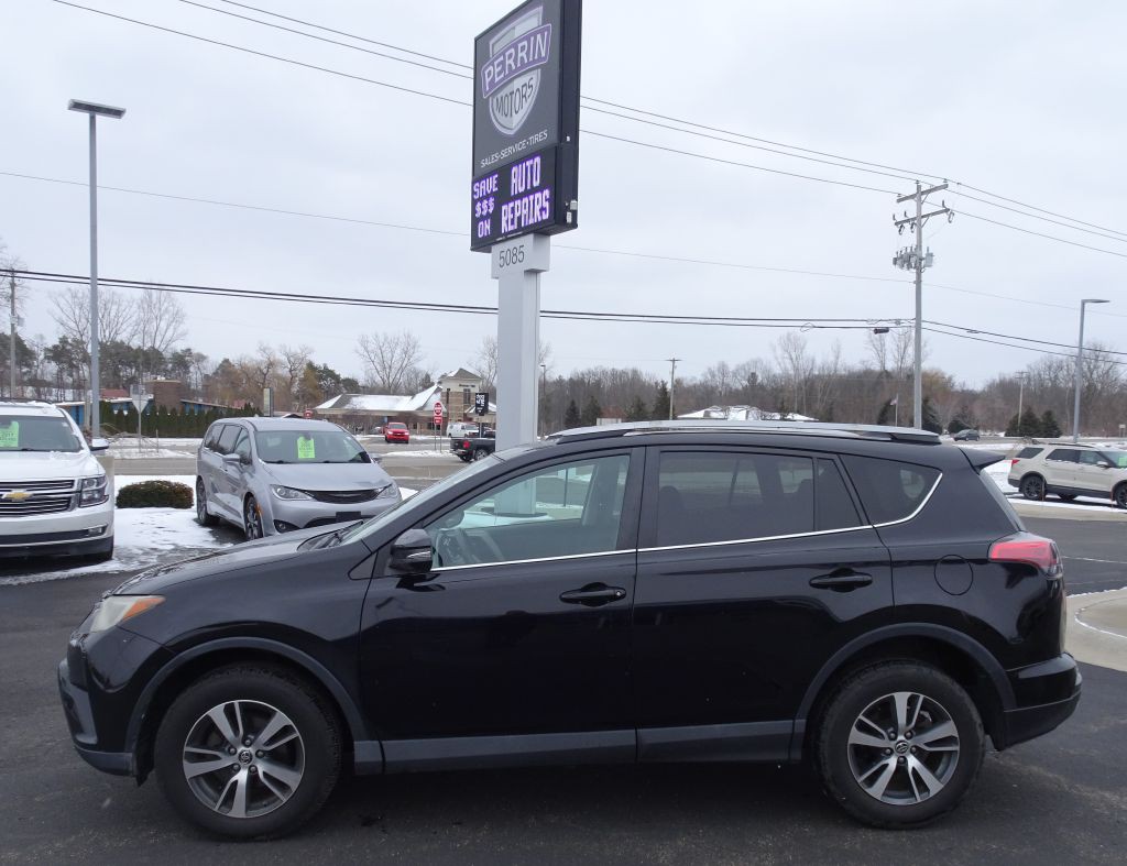 2017 Toyota Rav4 Image 1