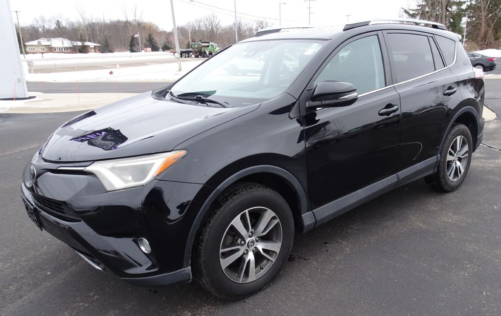 2017 Toyota Rav4 Image 2
