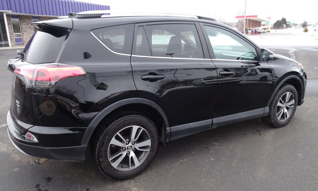 2017 Toyota Rav4 Image 6