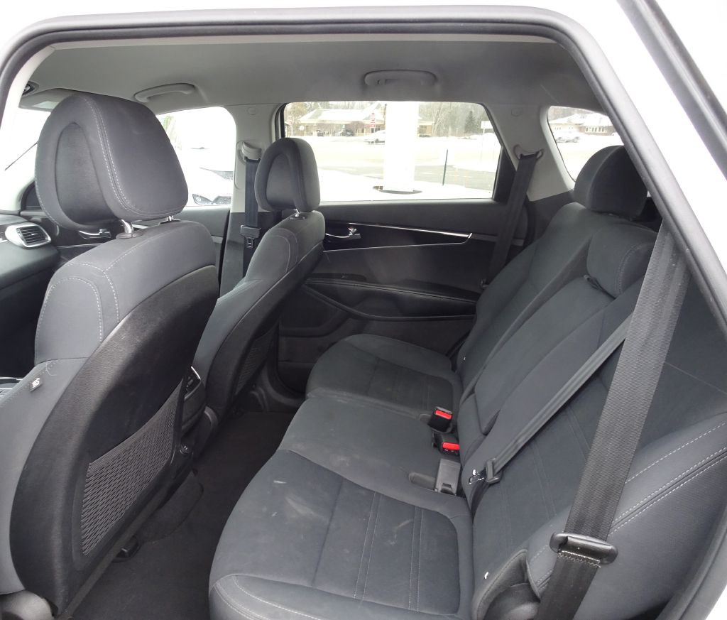 2016 Kia Sorento Image 11