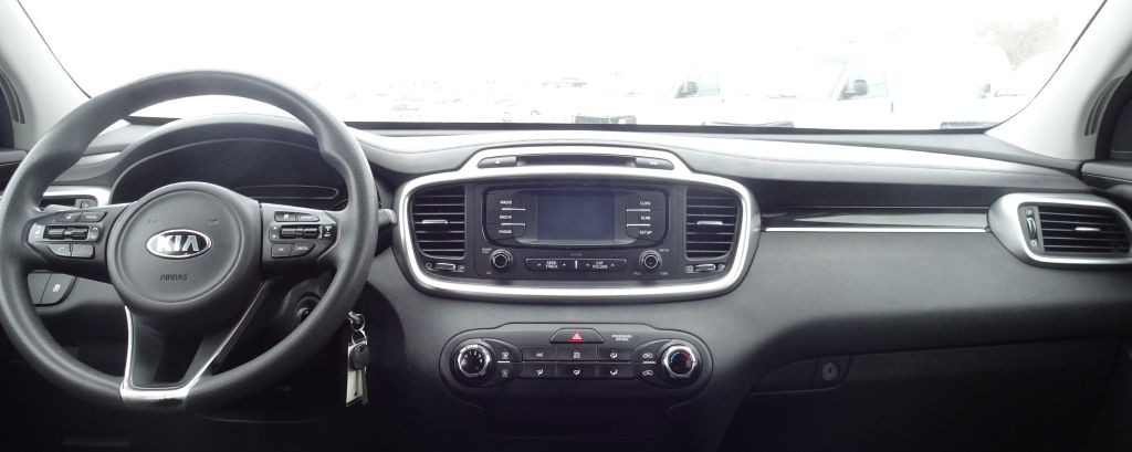 2016 Kia Sorento Image 12
