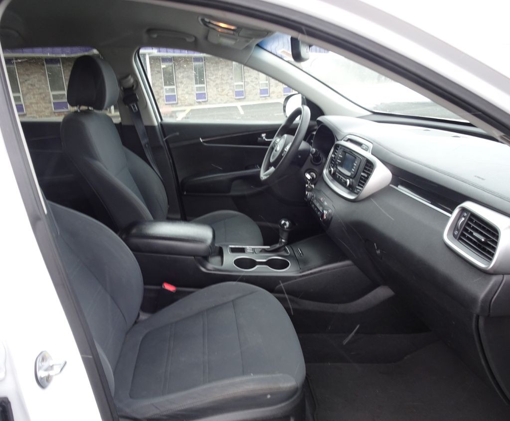 2016 Kia Sorento Image 13