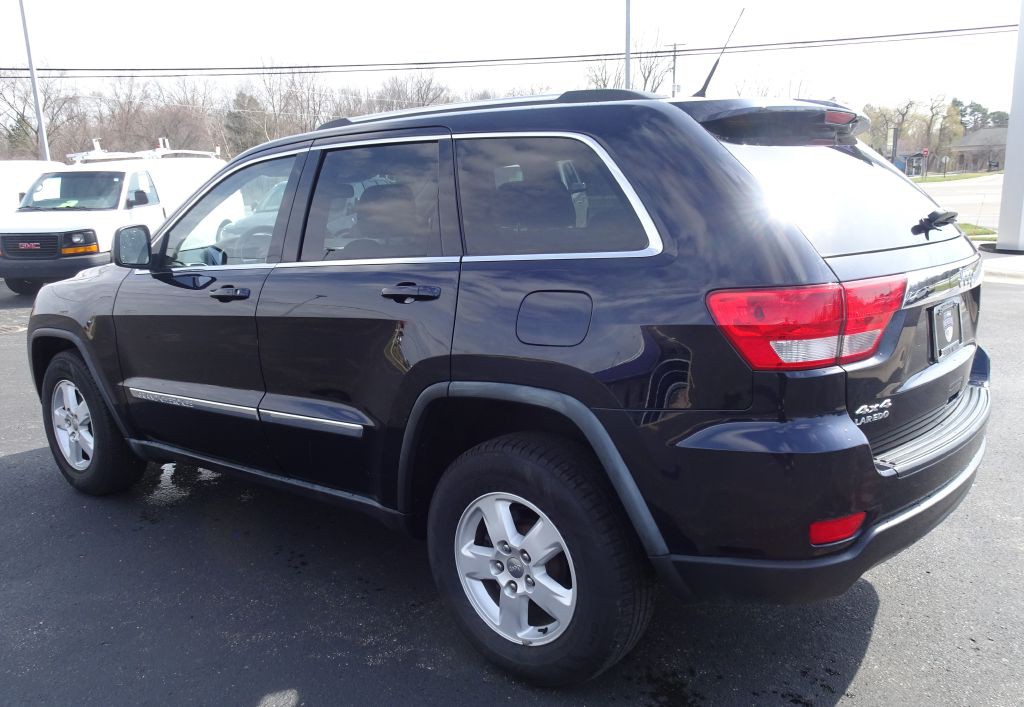 2011 Jeep Grand Cherokee Image 9