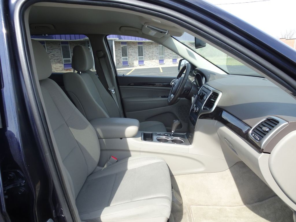 2011 Jeep Grand Cherokee Image 12